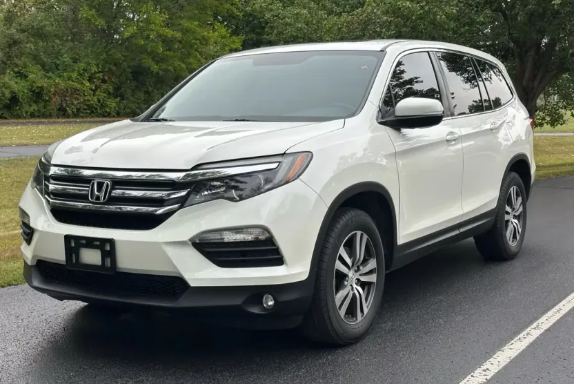2017 Honda Pilot EX-L Sport photo 1