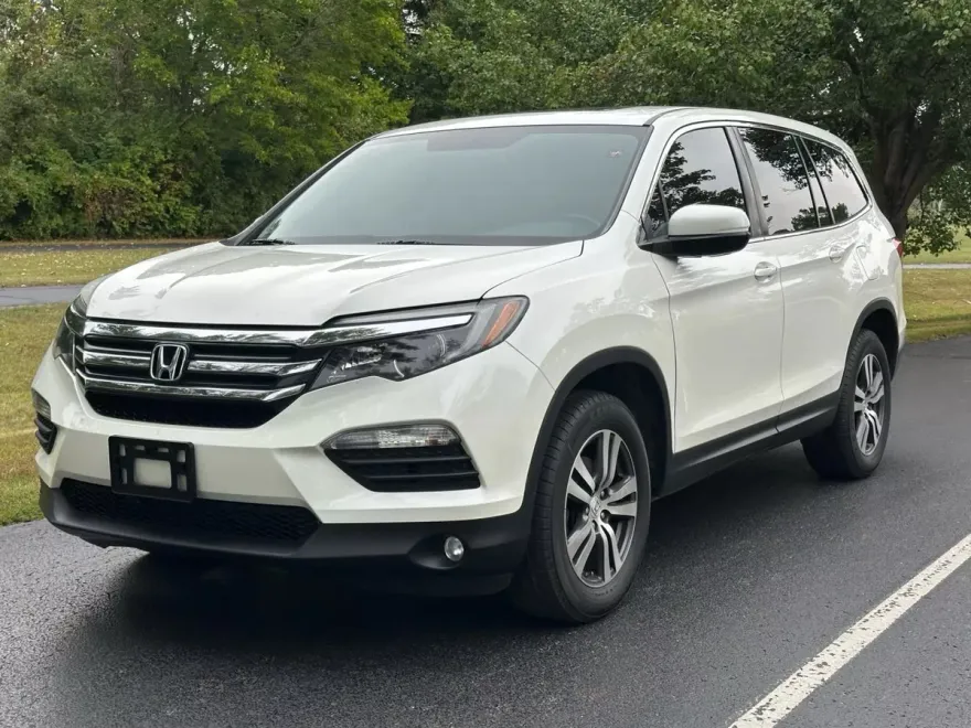 2017 Honda Pilot EX-L Sport photo 1