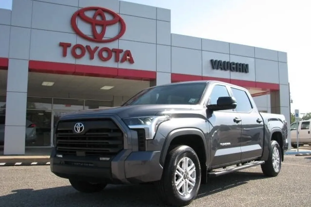 2025 Toyota Tundra SR5 photo 1
