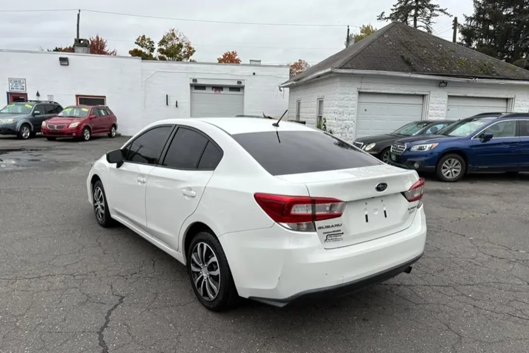 2017 Subaru Impreza Base photo 1