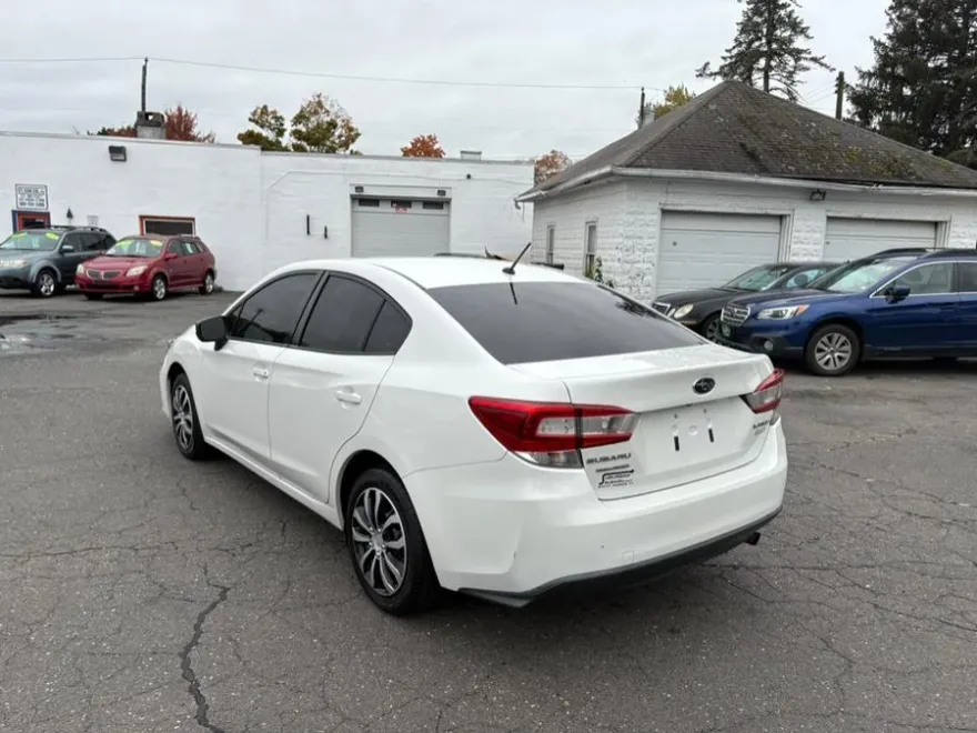 2017 Subaru Impreza Base photo 1