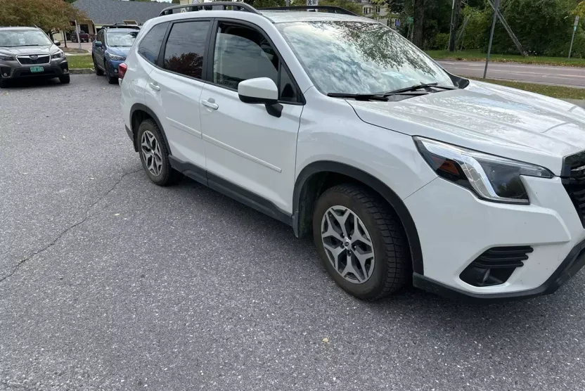 2023 Subaru Forester Premium photo 1