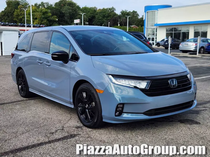 2023 Honda Odyssey Sport photo 1