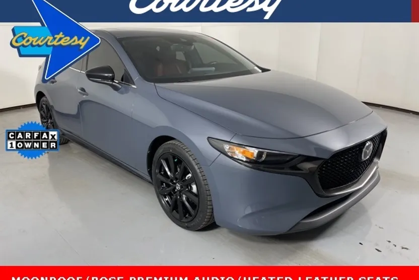 2023 Mazda Mazda3 2.5 s Carbon photo 1