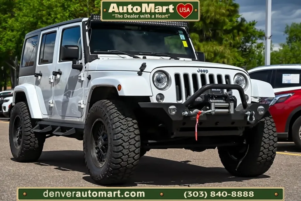 2017 Jeep Wrangler Unlimited Sahara photo 1