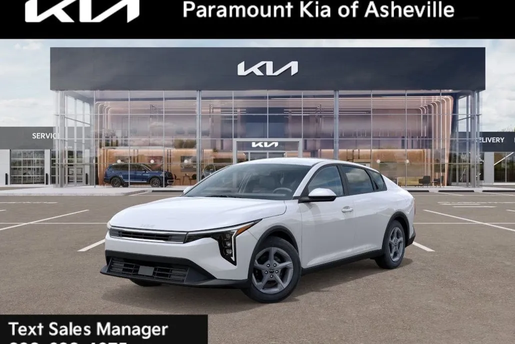 2025 Kia K4 LXS photo 1