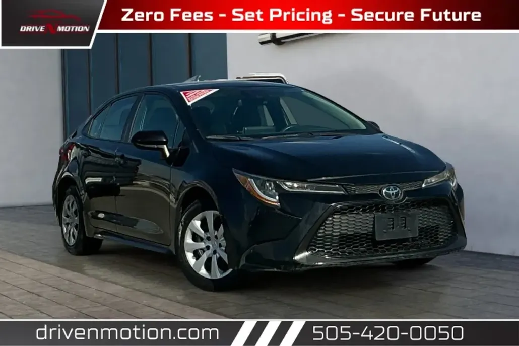 2021 Toyota Corolla LE photo 1