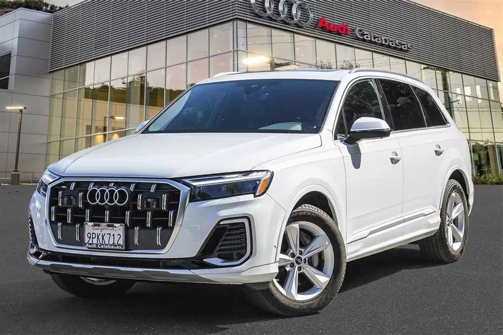 2025 Audi Q7 55 Premium photo 1