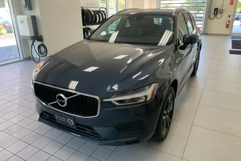2019 Volvo XC60 T6 Momentum photo 1