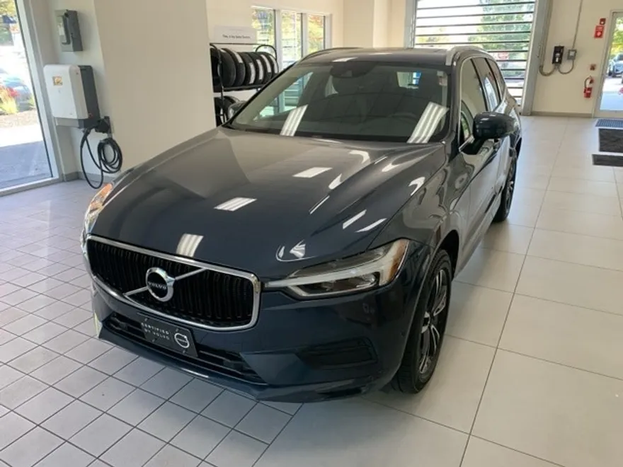 2019 Volvo XC60 T6 Momentum photo 1