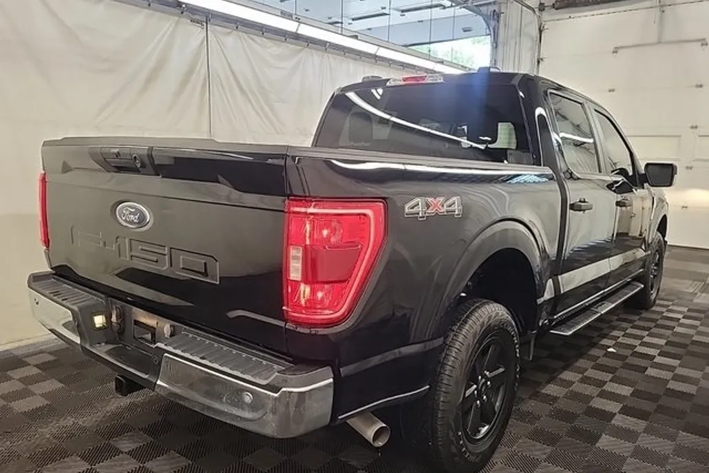 2023 Ford F-150 XLT photo 1