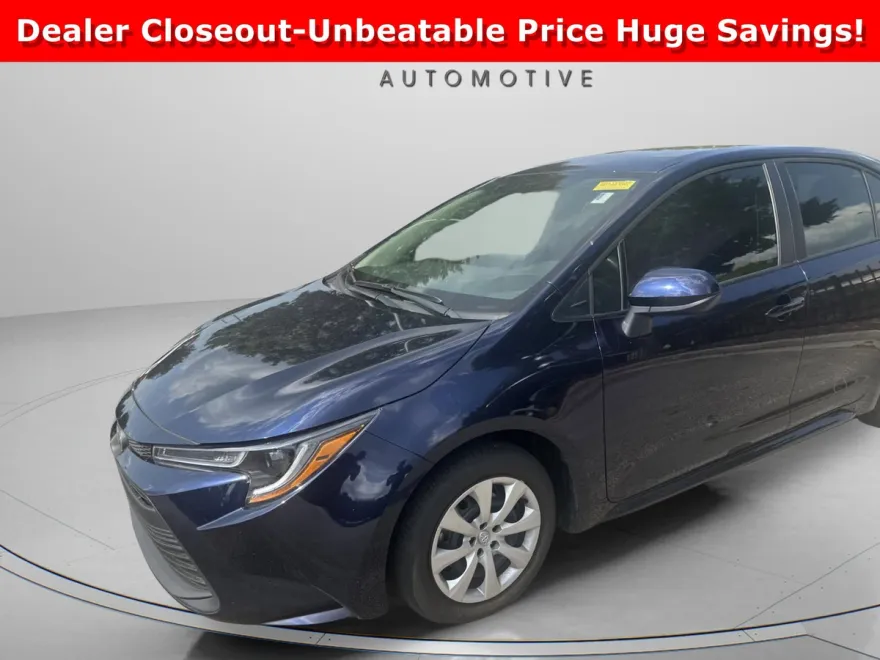 2023 Toyota Corolla LE photo 1
