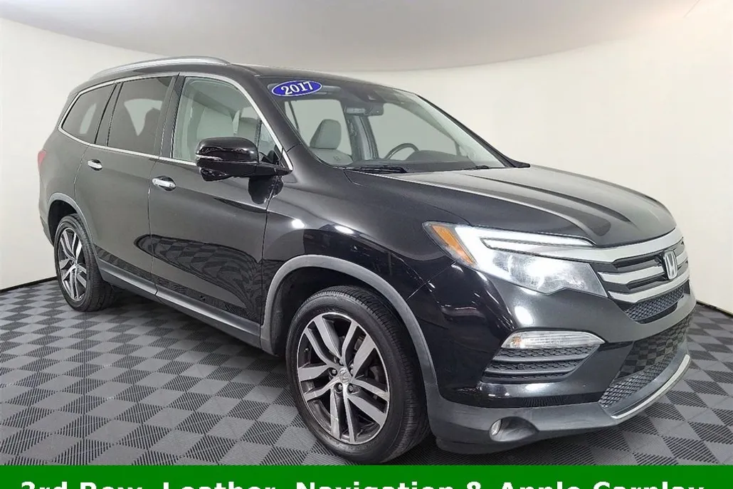 2017 Honda Pilot Touring photo 1