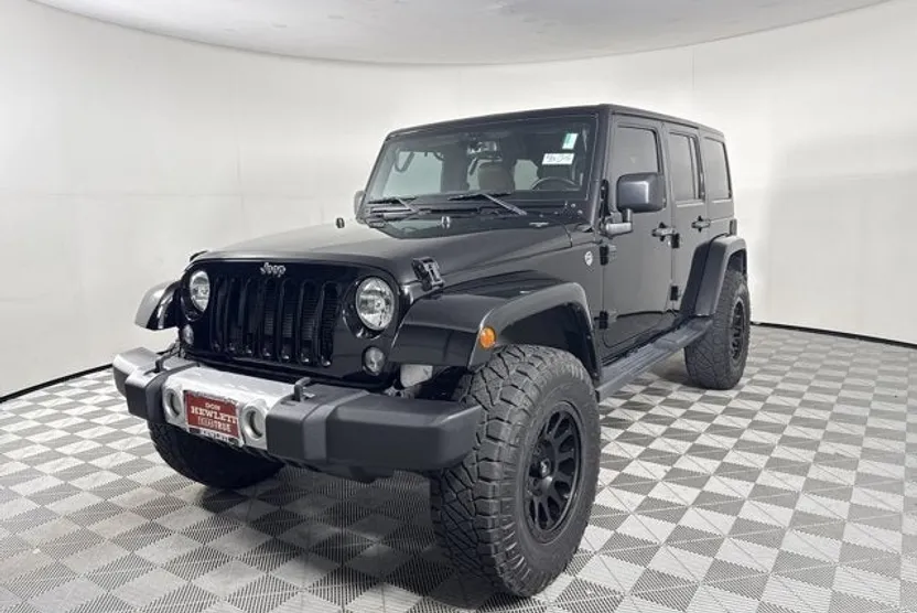 2015 Jeep Wrangler Unlimited Sahara photo 1