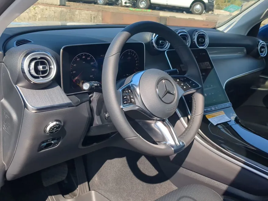 2026 Mercedes Benz GLC 350e 4MATIC photo 1