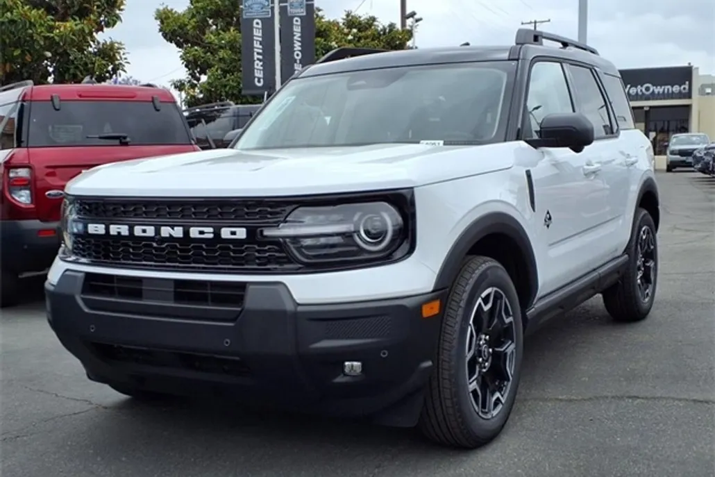 2025 Ford Bronco Sport Outer Banks photo 1