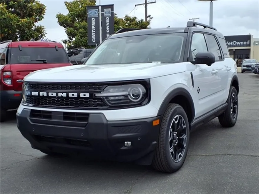 2025 Ford Bronco Sport Outer Banks photo 1