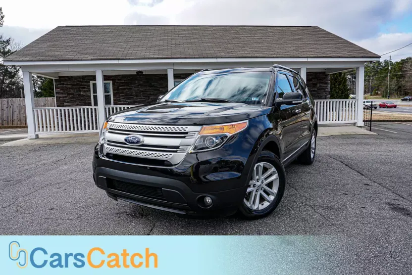 2015 Ford Explorer XLT photo 1