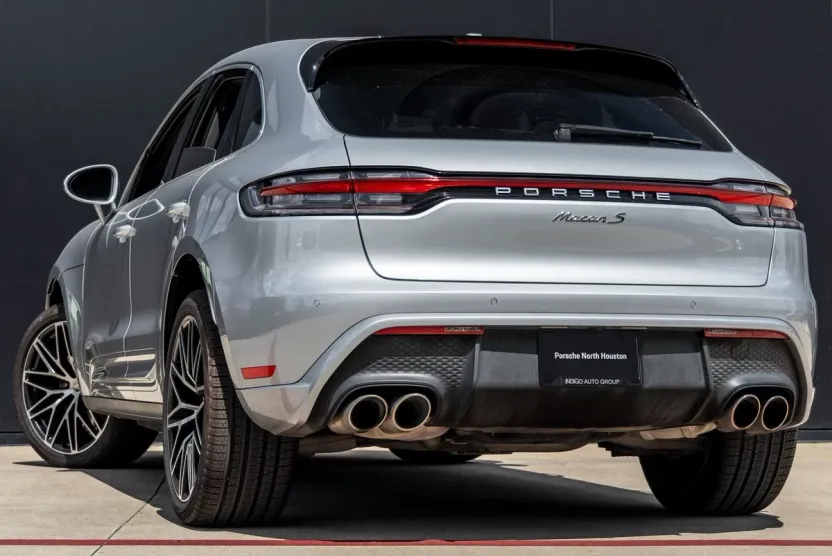 2022 Porsche Macan S photo 1