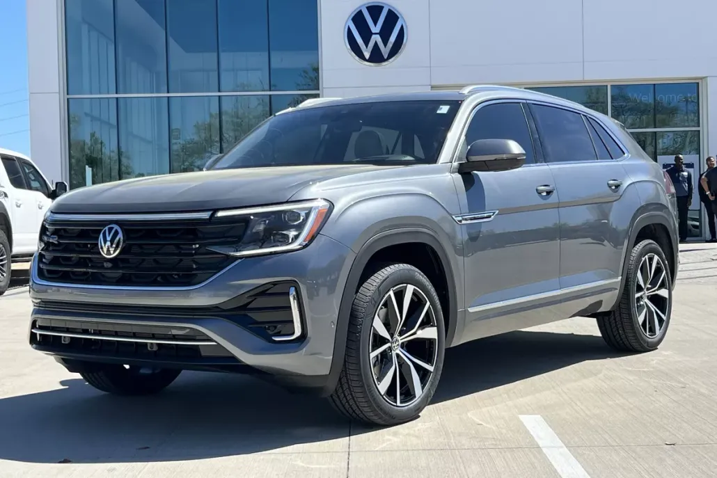 2025 Volkswagen Atlas Cross Sport SEL Premium R-Line photo 1