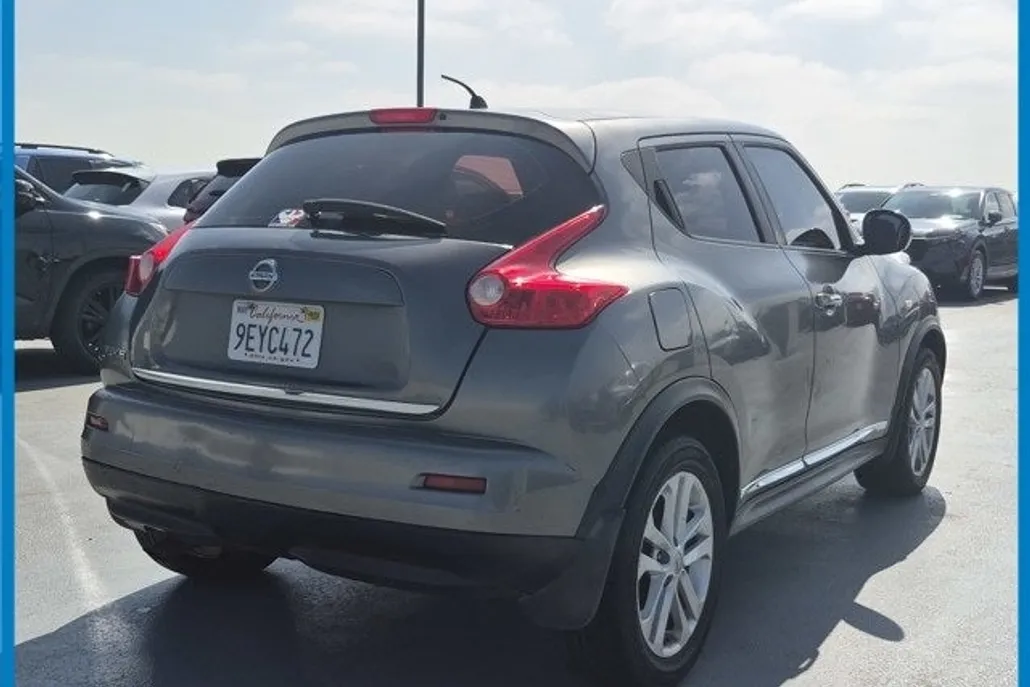 2011 Nissan Juke S photo 1
