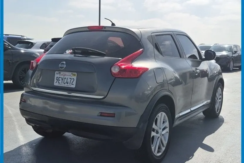 2011 Nissan Juke S photo 1