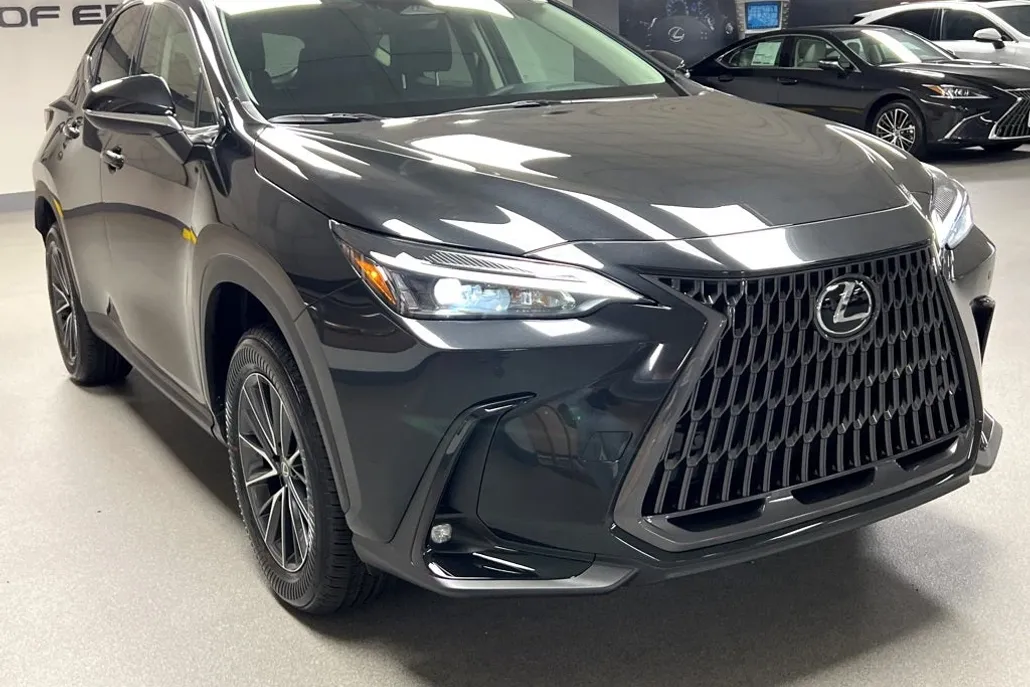 2026 Lexus NX 350 photo 1