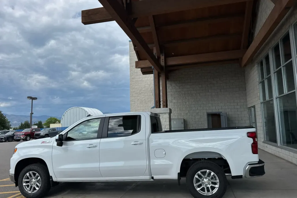 2026 Chevrolet Silverado 1500 LT photo 1