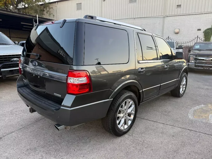2017 Ford Expedition Limited photo 1
