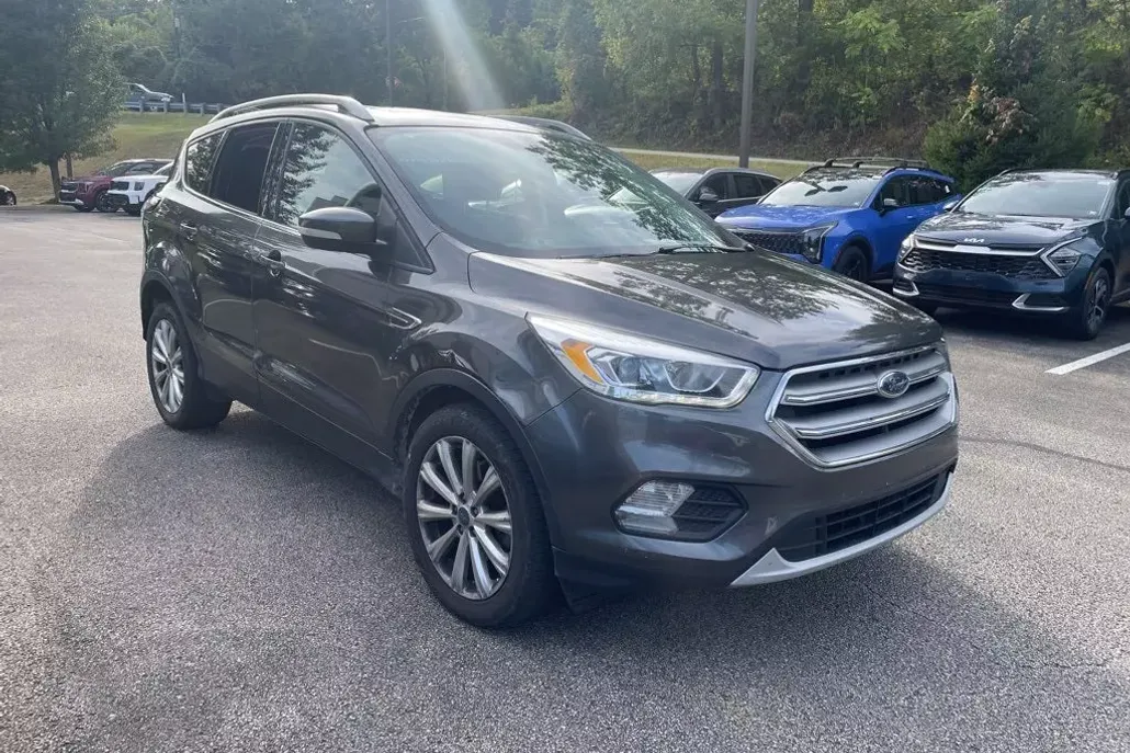 2017 Ford Escape Titanium photo 1