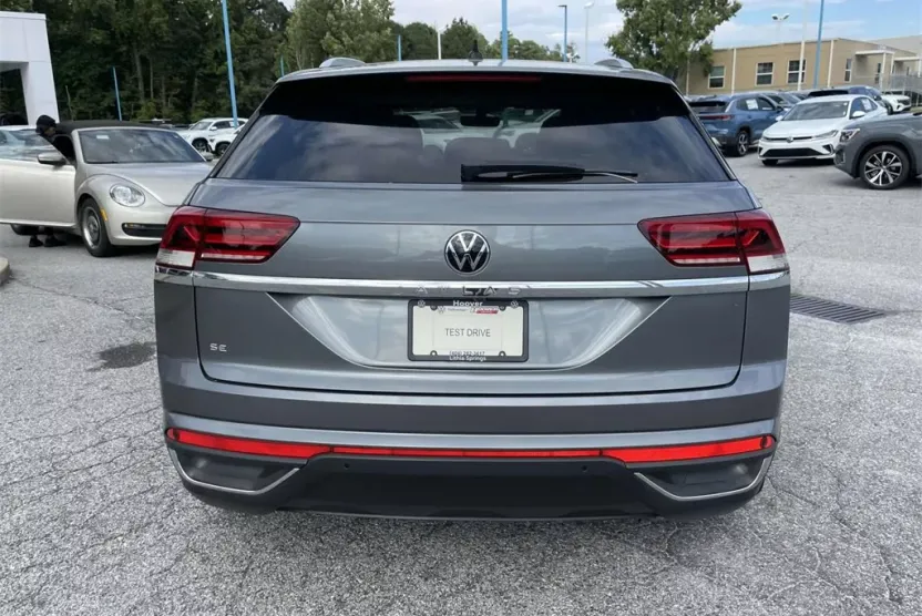 2022 Volkswagen Atlas Cross Sport SE Technology photo 1