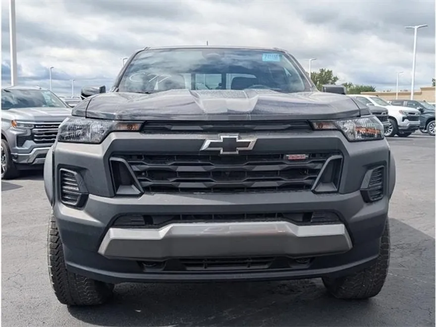 2026 Chevrolet Colorado Trail Boss photo 1