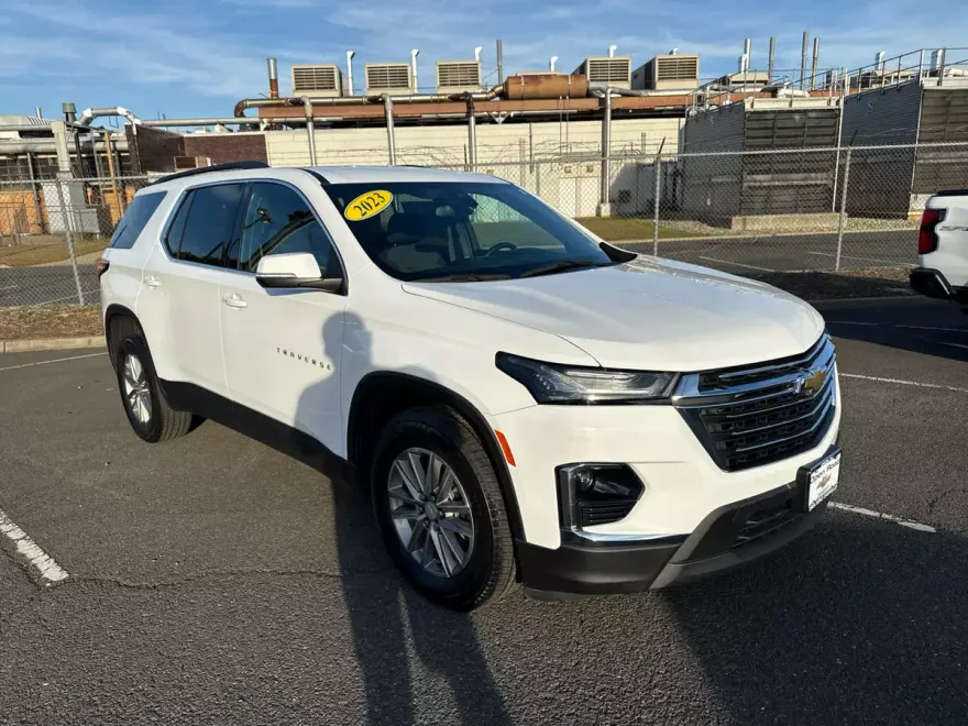 2023 Chevrolet Traverse Cloth photo 1