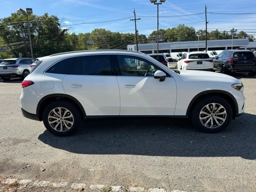 2026 Mercedes Benz GLC 300 4MATIC photo 1