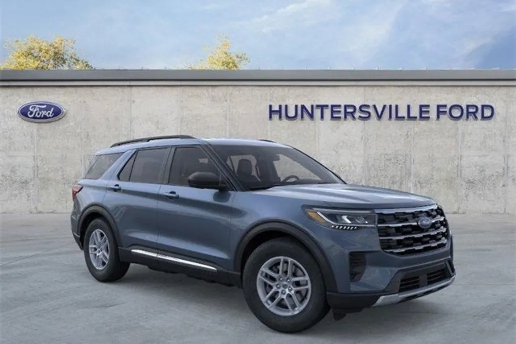 2025 Ford Explorer photo 1