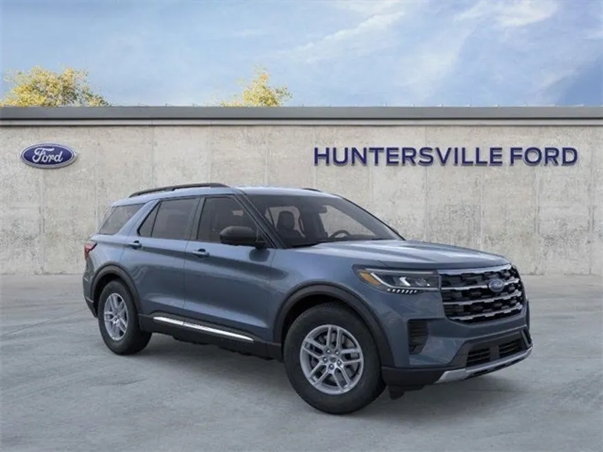 2025 Ford Explorer photo 1