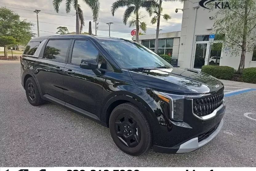 2025 Kia Carnival LXS photo 1