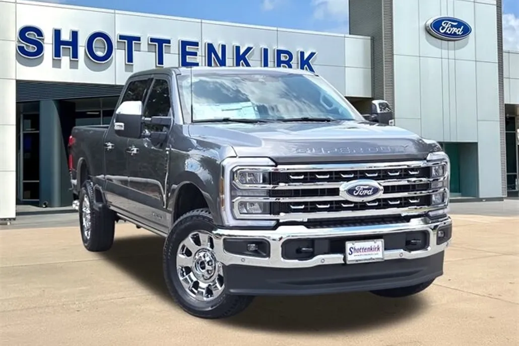 2025 Ford F-250 Lariat photo 1