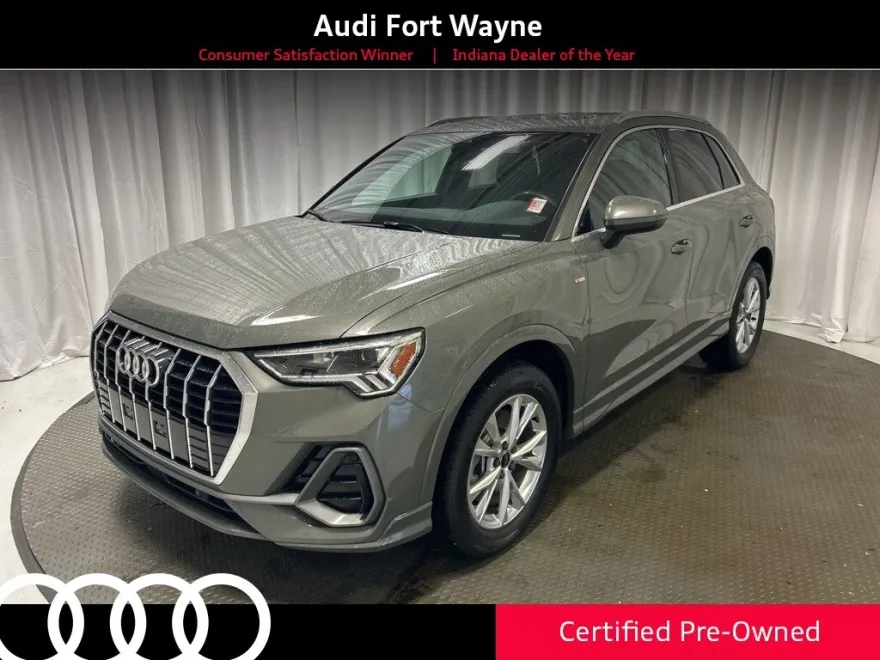 2024 Audi Q3 45 TFSI S line Premium photo 1