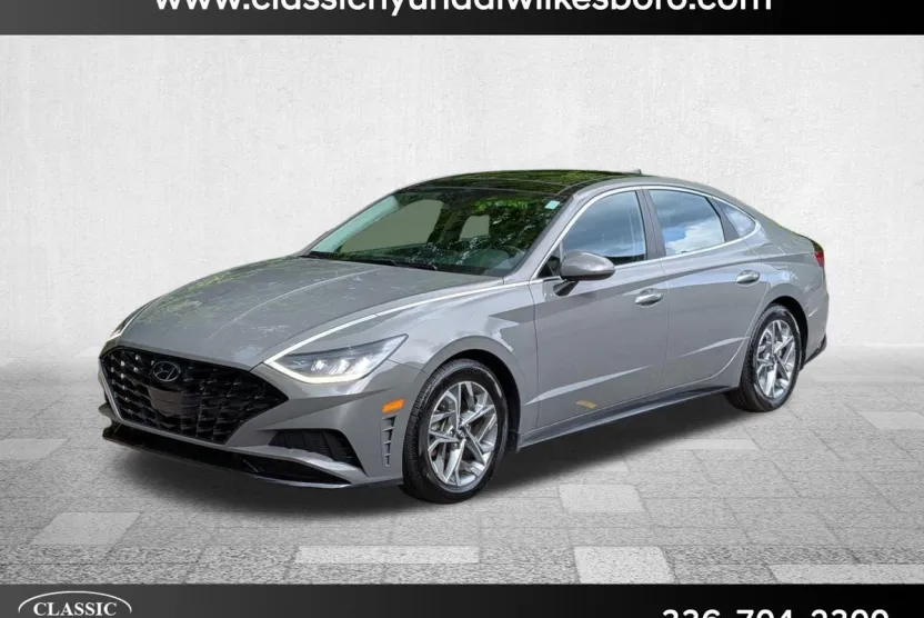 2022 Hyundai Sonata SEL photo 1
