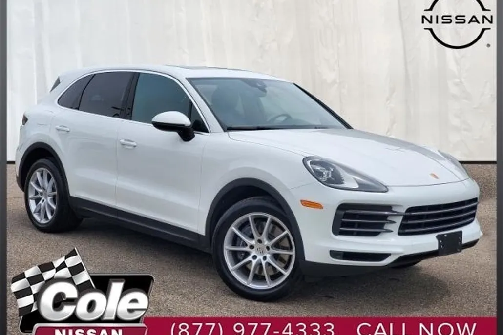 2023 Porsche Cayenne Platinum Edition photo 1