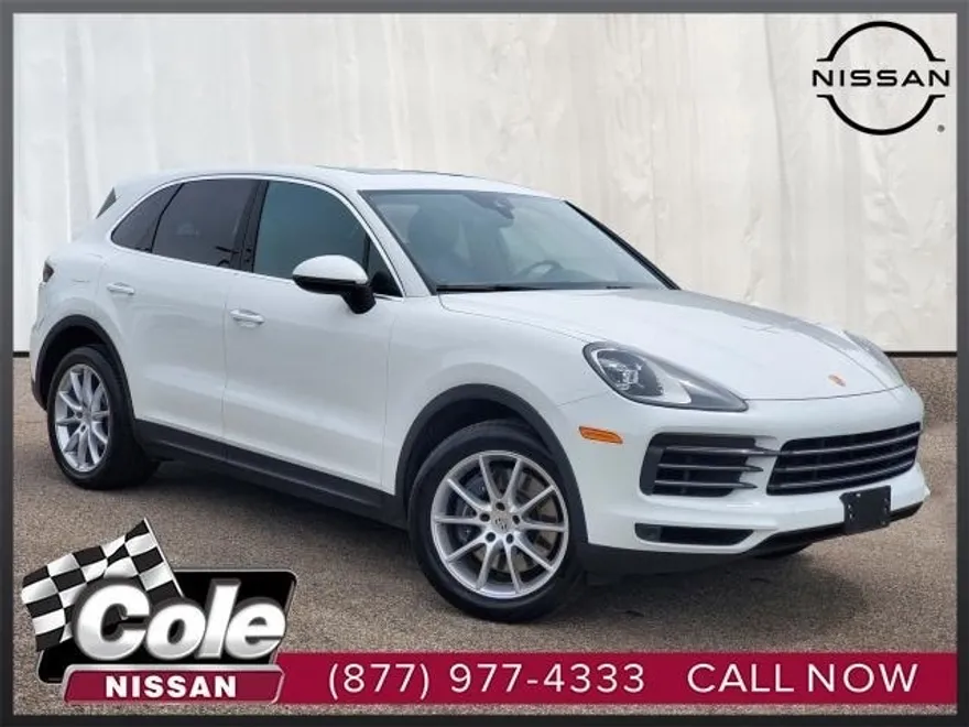 2023 Porsche Cayenne Platinum Edition photo 1