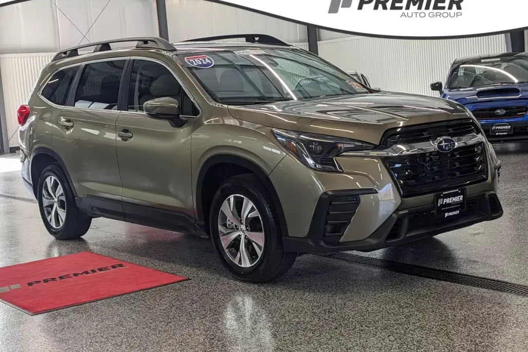 2024 Subaru Ascent Premium photo 1
