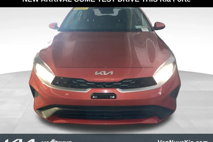 2023 Kia Forte LXS photo 1
