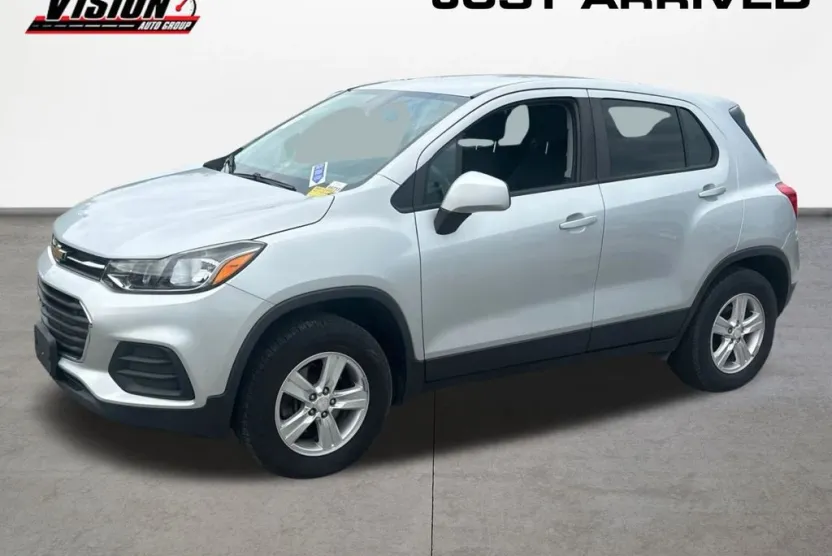2017 Chevrolet Trax LS photo 1