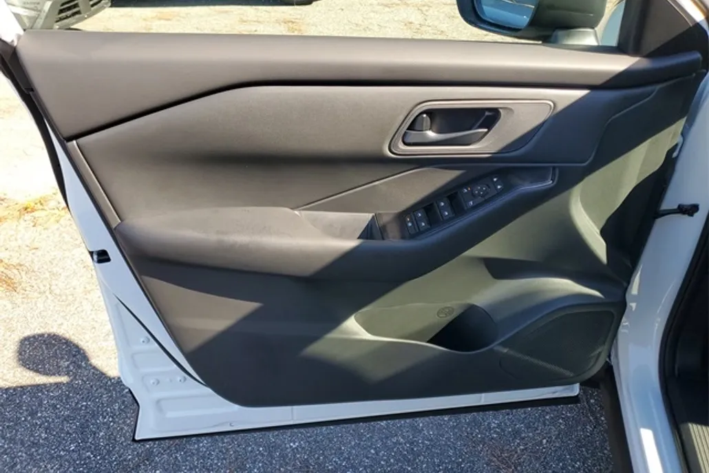 2026 Nissan Rogue S photo 1