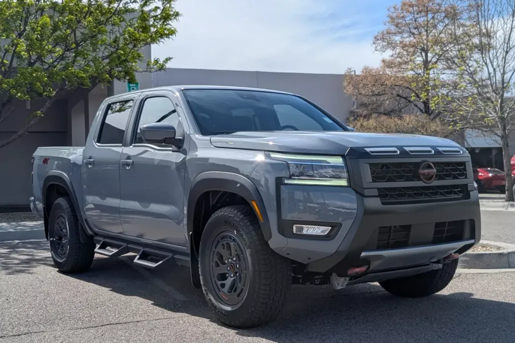 2025 Nissan Frontier PRO-4X photo 1
