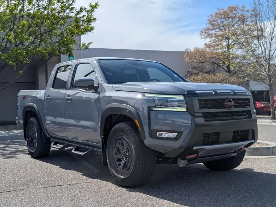 2025 Nissan Frontier PRO-4X photo 1