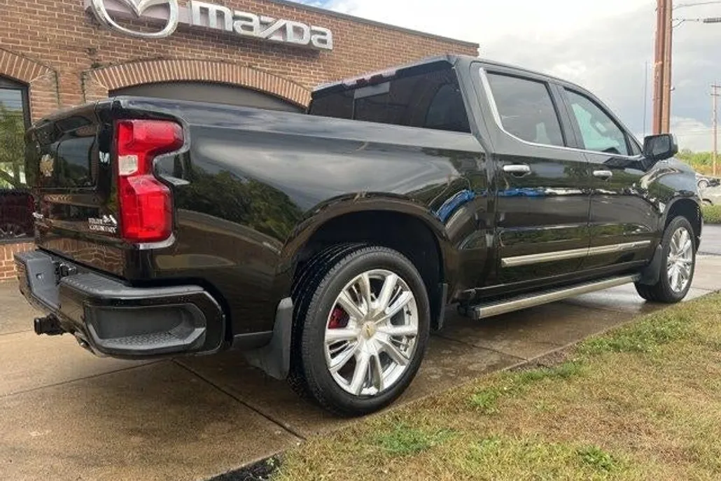 2022 Chevrolet Silverado 1500 High Country photo 1