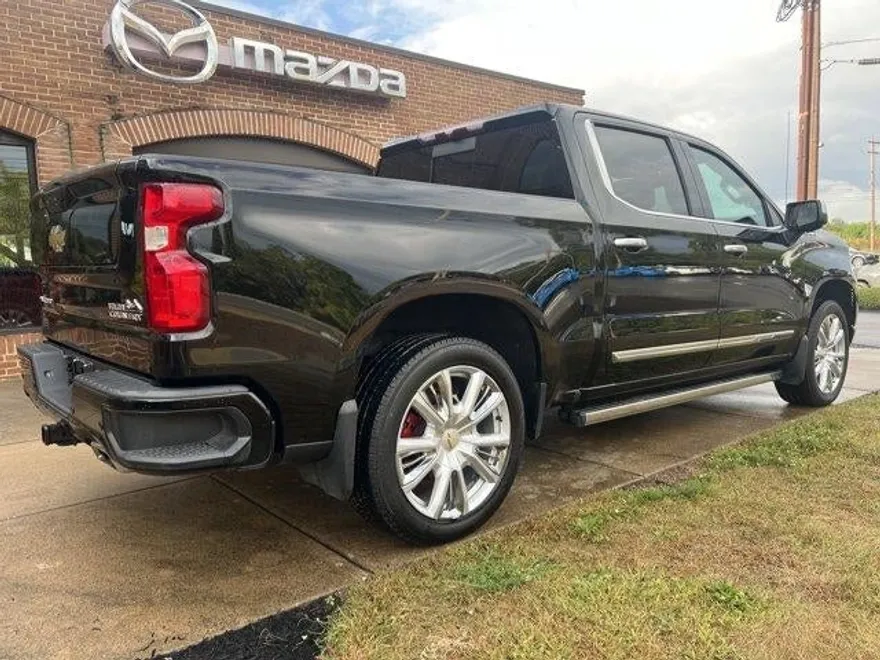 2022 Chevrolet Silverado 1500 High Country photo 1